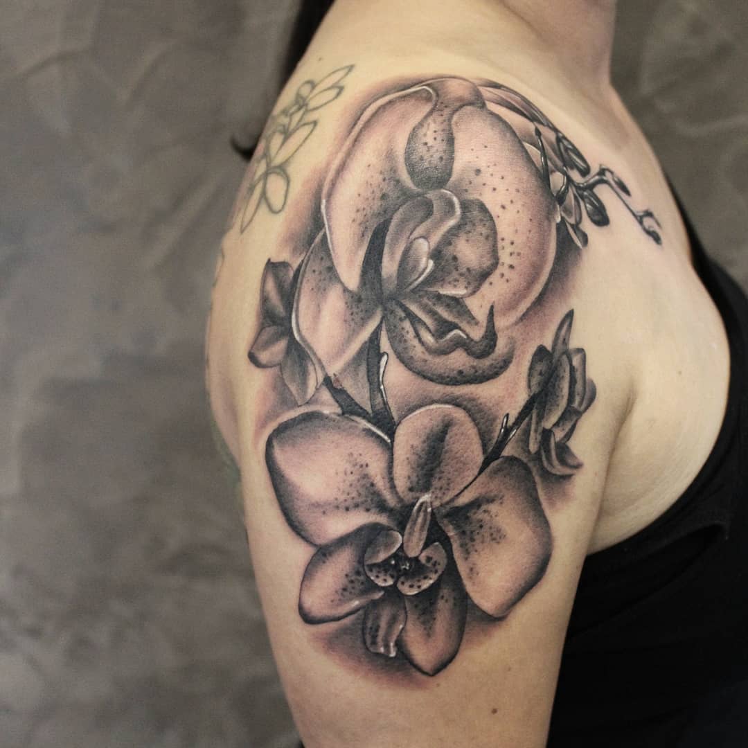 Fresh orchids, thankx for the patience
#germantattooers #germanartist #tattoowor...